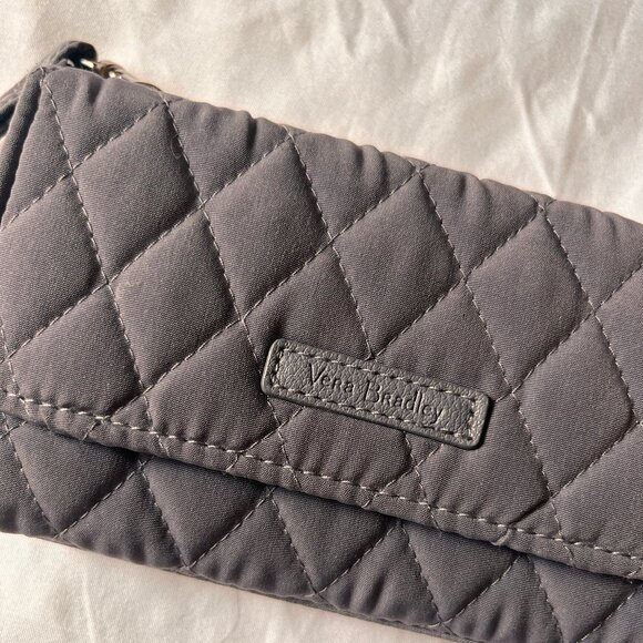 Vera Bradley Women's Quilted Gray Foldable Wallet/Wristlet - Picture 1 of 3